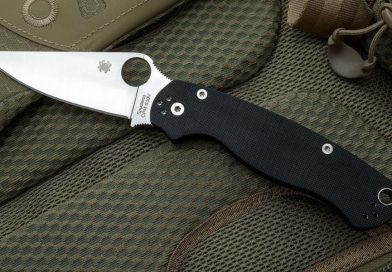 Spyderco Paramilitary 2, among the best military knives.